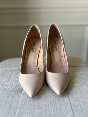 STEVE MADDEN Blush Pointed-Toe Leather Pumps